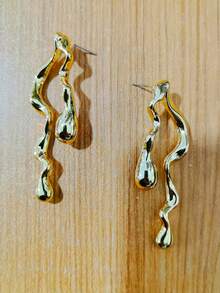 4/6/16pcs Fashionable & Elegant Gold-Tone Earrings Set, Featuring Bow, Hoop, Circle, Heart, Star, Wave, C-Shape Designs, Suitable For Daily Wear And Thoughtful Gifts. [Note: The Earrings Are Made Of Plastic Material. Customers With Specific Material Requirements Should Purchase Carefully. Thank You For Your Understanding.] - Gold - View 5