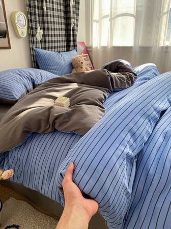 4pcs Blue Striped Bedding Set (1 Duvet Cover, 2 Pillowcases, 1 Bed Sheet), Cute Minimalist Striped Pattern, Warm Style Duvet Cover Set, No Filling, Suitable For Home, Bedroom, Dormitory Decor