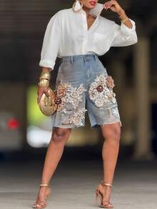 Valentine's Day, Date Night Outfit, Gifts For Her Women's Light Blue Denim Distressed Shorts - 3D Lace Flower Embellishments & Ripped Fringe Hem | Sweet-Edgy Mix Style For Brunch Dates, Daily Hangouts & Casual Meetups (Denim Comfortable & Decorative Chic Detail) For Effortless Date-Ready & Daily Sty - 藍色 - 查看 5