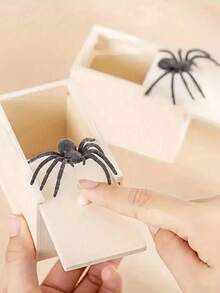 1pc Handmade Wooden Spider Prank Box - Crafted Joke Box, Ideal As Christmas Gift