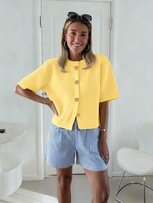 大码女装时尚法式柔软高端宽松针织开衫，短款休闲风格毛衣上衣，秋夏季款 - 黃色 - 查看 2