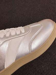 1 Pair Girls' Soft Sole Anti-Slip Casual Fashion Lace-Up Sneakers, Breathable Comfortable Versatile Skateboard Shoes, Suitable For All Seasons - Silver - View 10