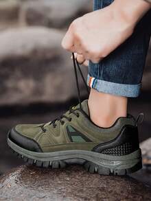 加大码男士徒步鞋，户外登山鞋，登山运动鞋，户外靴，人造革鞋面，系带设计，防滑橡胶鞋底，适合户外徒步、狩猎等各种活动，四季皆宜