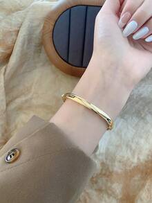 1 chiếc đồng hồ nữ thạch anh hình bầu dục, thanh lịch và thời trang, phù hợp để đeo hàng ngày, cũng có thể là quà tặng sinh nhật/tốt nghiệp, phụ kiện cho các buổi gặp gỡ và tiệc tùng thường ngày. - Vàng - Xem 5