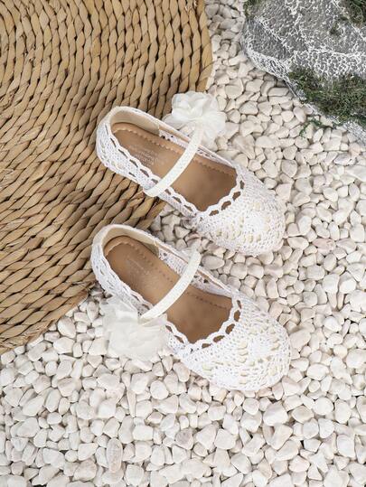 זוג אחד נעלי בד שטוחות ונושמות חדשות לקיץ לילדות קטנות, נעלי תינוקות פעוטות, נעליים שטוחות אופנתיות לחוץ לתינוקות בנות