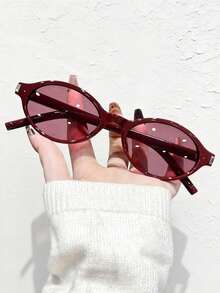 1pc Women's Fashion Decorative Glasses, Plastic Material, Solid Color Pattern, Bohemian Style, Round Shape, Suitable For Daily Use, Hiking, Beach, Outfit Matching, Street Photography, Driving, Various Festivals, Fits All Face Shapes, High-Quality Glasses, Great As A Gift, Fashionable Accessory - 1 PC Burgundy Frame With Red Trim - View 4