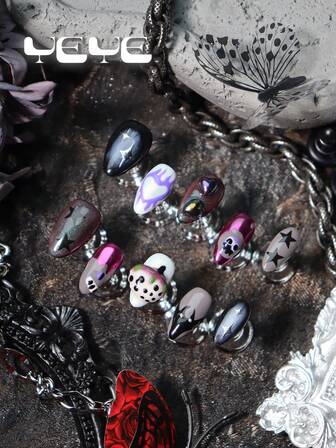 10 st. lösnaglar press-on korta mandel, svarta vita, tonad färg, dekoration med stjärna, pistolsvart hjärta, 3D tredimensionell dekoration jordgubb, mörker, europeisk stil heltäckande handgjorda press-on naglar y2k-set, abstrakta gotiska nageltillbehör konststil, perfekt passform lösnagelset, innehåller 1 st gelélim och 1 st nagelfil, nagelkonst för flickor vardagsliv och festbruk