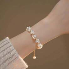 1pc Elegant Faux Pearl Beaded Bracelet For Women, Fashion High-Quality Faux Pearl Bracelet, Handmade DIY Minimalist Stylish Beaded Bracelet, Suitable As Gift For Thanksgiving, Christmas, Teacher's Day, Valentine's Day - White - View 2