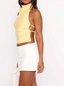 Blusa regata feminina WOWDARK de cetim, com decote alto e costas abertas, na cor amarela. Moderna e sensual, perfeita para o Carnaval, encontros, festas, viagens, férias, praia e outras ocasiões. - Amarelo - Ver 6