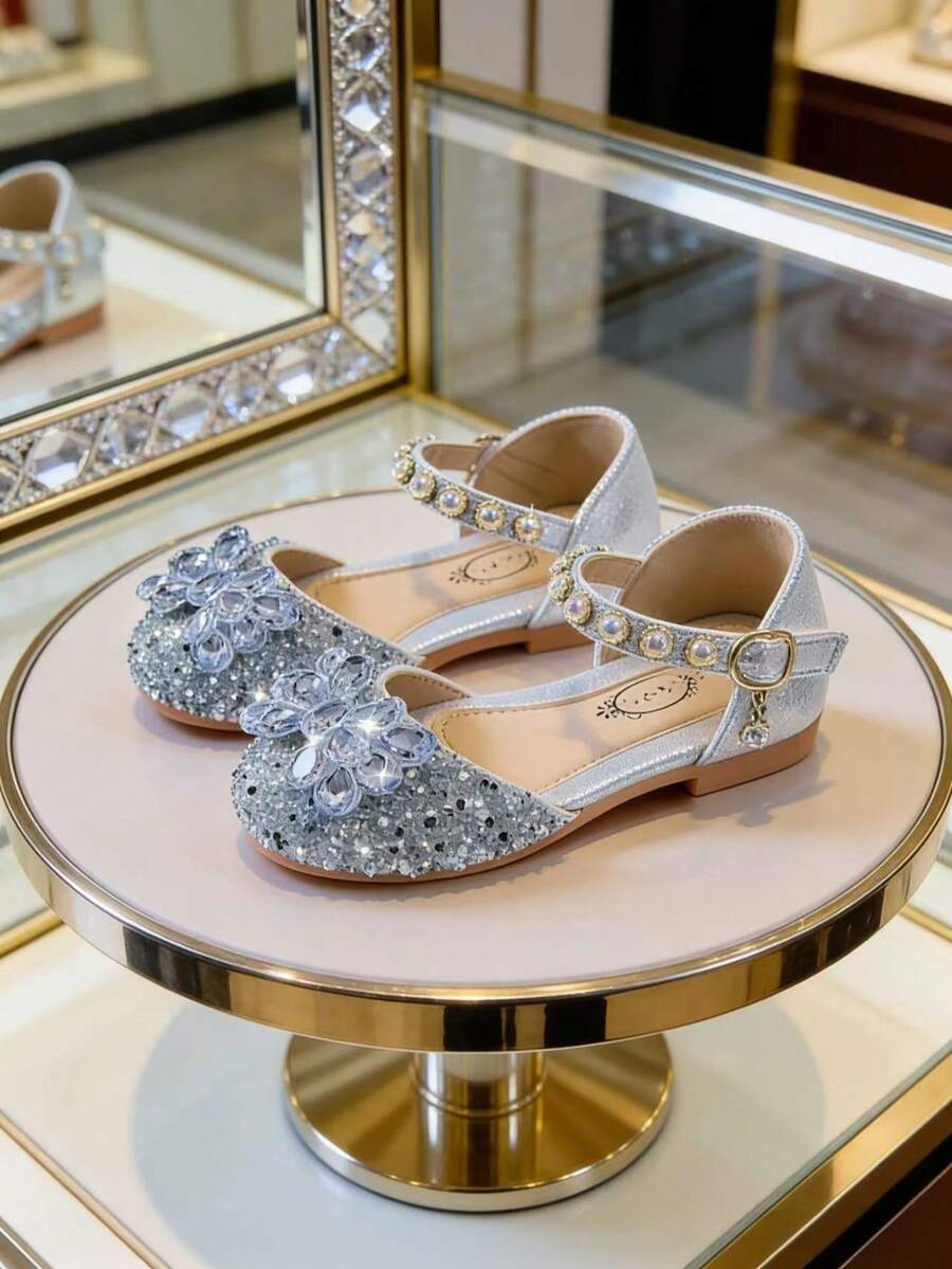 1双时尚儿童水钻银色公主凉鞋，女童闪亮水晶装饰软底闭趾凉鞋，带魔术贴可调节设计，适合女孩参加宴会、表演、派对、生日、礼服搭配、舞台演出、生日礼物等场合。 - 銀色 - 查看 1