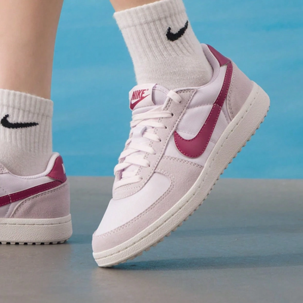 白色/灰色/紅色