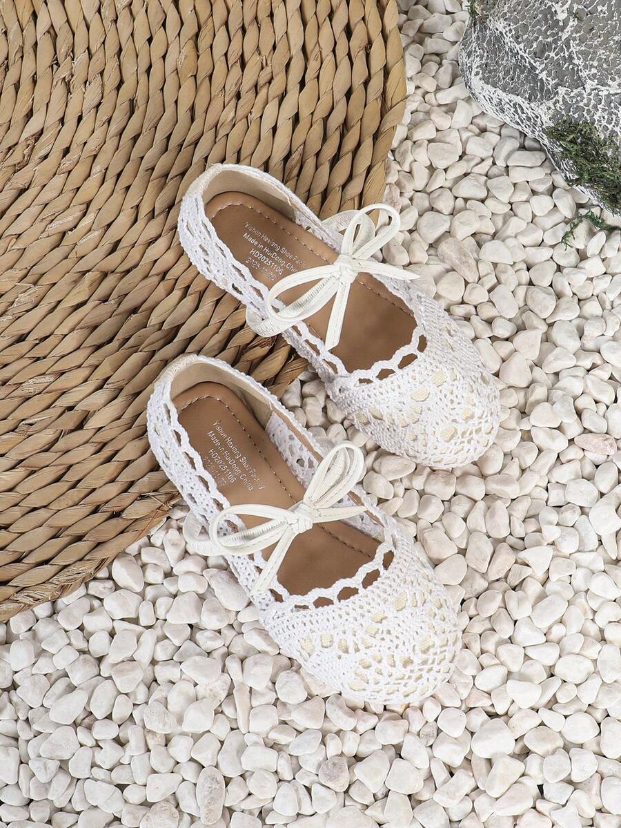 1 Pair New Summer Breathable Flat Cloth Shoes For Little Girls, Infant Toddler Shoes, Fashion Outdoor Flat Shoes For Baby Girls - White - View 1