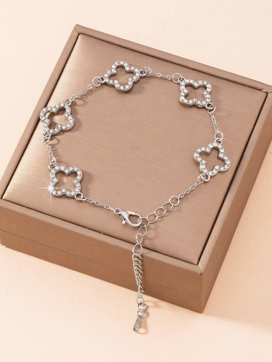 1pc Fashionable Lucky Hollow Rhinestone Clover Classic Versatile Perfect Gift - Silver Diamond-encrusted Openwork - View 1