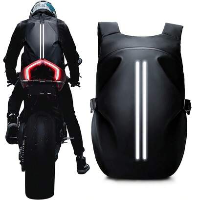 Sac à dos de moto avec bandes réfléchissantes, imperméable et durable, design ergonomique pour les motards et les usagers quotidiens.