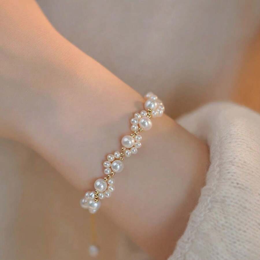 1pc Elegant Faux Pearl Beaded Bracelet For Women, Fashion High-Quality Faux Pearl Bracelet, Handmade DIY Minimalist Stylish Beaded Bracelet, Suitable As Gift For Thanksgiving, Christmas, Teacher's Day, Valentine's Day - White - View 1