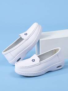 Damskie płaskie buty wsuwane, buty pielęgniarskie, białe trampki w stylu szkolnym, buty robocze w jednolitym kolorze, miękkie, antypoślizgowe, wytrzymałe, minimalistyczne mokasyny, superlekkie, codzienne buty sportowe - Niebieski - Zobacz 5