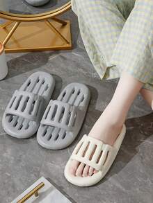 1双轻便EVA拖鞋，厚底防滑，室内浴室淋浴软底家居凉鞋浴室拖鞋，防水浴室拖鞋，适合浴室、居家休闲和客厅穿着