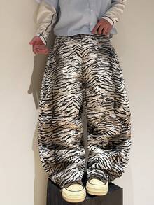 1pc Fashion Tiger Print Design Men's Loose Fit Wide Leg Washed Denim Jeans (Belt And Accessories Not Included) - White - View 3