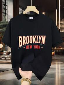 Camiseta de Algodón 100% para Hombre - Manga Corta, Cuello Redondo, Estampado Digital, Cómoda para Todas las Estaciones, Lavable a Máquina, Ideal para Salidas Diarias, Cuello Redondo, Diseño Circular, Camiseta Casual de Verano T-shirt Vintage car masked figures and a  Virgin Mary with green cloak surrounded by roses and hats - Negro - Ver 1