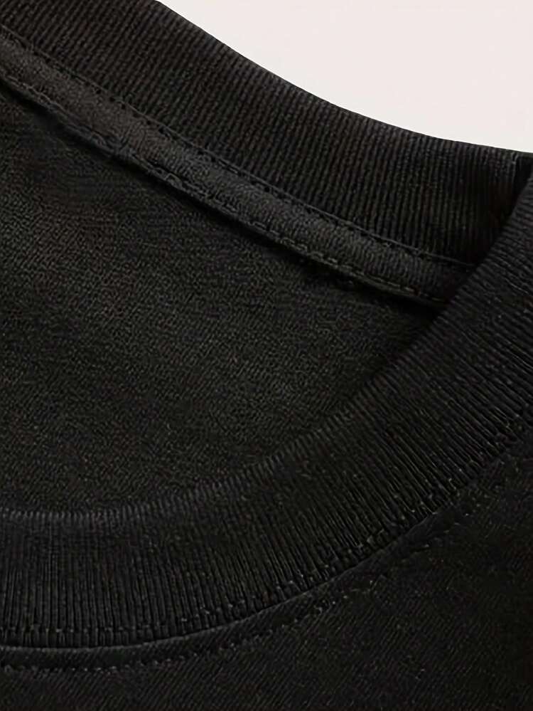 Camiseta negra con estampado digital para mujer 180 g/m² 100 % algodón Suave y transpirable Cuello redondo Imprescindible para el día a día y las fiestas temáticas Lavable a máquina Corte holgado y relajado La mejor opción para los outfits de fiesta en verano El modelo más vendido para mujer - Negro - Añade 5