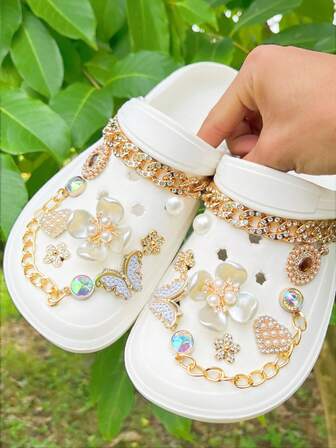 18pcs DIY Garden Shoes Decor, Gold Pearl Rhinestone 4-Petal Flower, Butterfly, Chain, Suitable For Garden Shoes, Hollow Shoes, Holiday Gifts, All Seasons