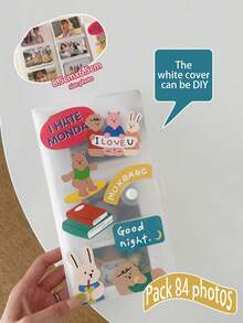 1 cuốn album ảnh, đựng bưu thiếp, sticker, vé xem phim, sổ lưu niệm, món quà lý tưởng cho ngày Valentine, lễ tốt nghiệp, sức chứa lớn 84/160 ảnh, chất liệu nhựa trong suốt và màu đen. - trắng - Xem 3