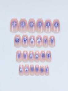 24 قطعة أظافر صناعية بتصميم حافة فرنسية بيضاء مع رسومات قلوب زرقاء وبيضاء، طقم يشمل 1 ملف أظافر و 1 ملصق غراء أظافر، هدية للفتيات والأمهات والنساء، طقم تبييض وزخرفة الأظافر مع أظافر صناعية قابلة للفصل للاستخدام في المناسبات والحفلات والخروجات اليومية - أزرق فاتح اللون - مشاهدة 3