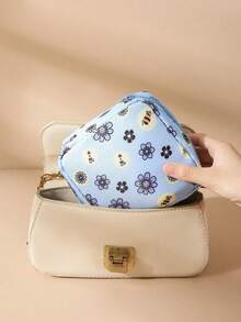 This Large Capacity Storage Bag Can Hold 5 Sets Of Sanitary Pads. The Storage Bag Is Designed With A Cartoon Sanitary Pad Pattern. A Set Of Portable Period Product Storage Bags Is Waterproof. It Can Also Be Used To Store Nursing Products, Tampons, And Sanitary Pads For Women, Making It An Ideal Choice For Vacations And Travel. In Addition, It Is Also Suitable For Storing Sanitary Pads, Lipsticks, Coins, Travel Essentials, And Basic Storage Items. ,Travel Essential Bag - Multicolor - View 6