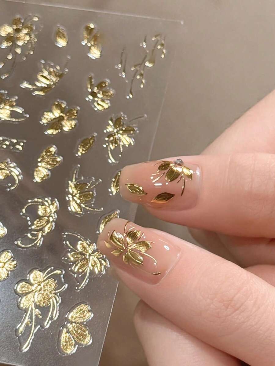 4张复古美甲烫印贴纸，饰有奢华花枝、玉叶和彩色美甲配件，适合DIY美甲，打造迷人美甲造型。