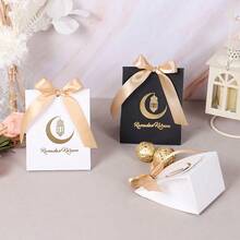 10个装斋月礼盒，黑白金月亮灯笼图案纸质糖果盒，带提手和丝带蝴蝶结，适用于伊斯兰节日假日派对礼品包装盒 - 開齋節小立盒 - 查看 2