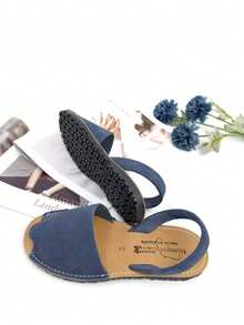 Calzado Estilo. Menorquinas para Mujer y Hombre, piel de Serraje, Fabricado en España, Puntera abierta y Talón abierto, Frescas y transpirables, avarca auténtica y una imitación Industrial - Neblina azul - Ver 4