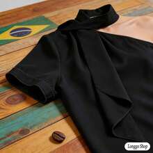 Made From Lightweight And Comfortable Linen, Perfect For The Brazilian Climate. The One-Shoulder Design With A Neck Tie Adds A Chic Touch Without Being Over The Top – Ideal For Combining Sophistication In The Office, And Also For Going Out With Friends After Work. It Easily Pairs With Trousers, Skirts Or Shorts, Making It A Versatile Piece That No Modern Woman's Wardrobe Should Be Without! - 黑色 - 查看 5