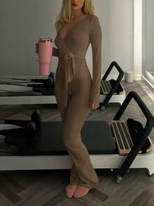 GAOVOT Damen 2-teiliges Lässig Sport Set, V-Ausschnitt Kreuzträger sexy Langarm Top und Slim Fit Hose, geeignet für Laufen, Sport, Yoga, Fitness - Kaffeefarbe - Übersicht 3