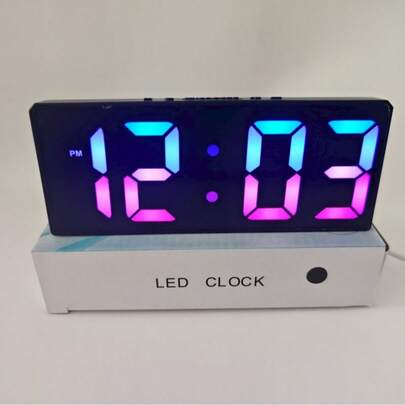 1 pieza Reloj de mesa con espejo LED, formato de 12/24 horas conmutable, muestra la hora, fecha y temperatura, alimentación por batería/enchufe/doble, control por voz, 3 estilos de reloj modernos, brillo ajustable, adecuado para decoración de dormitorio/oficina
