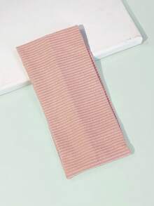 1条极简针织发带，运动风头巾，粉色、黑色、白色等多种颜色可选，男女通用，四季皆宜，可作发带、头巾、吸汗带使用，是学校、大学及其他场合的理想之选，也是秋冬季女士度假装扮的必备配饰，柔软优雅，是女士发带和发饰的完美搭配。 - 藕粉色 - 查看 3