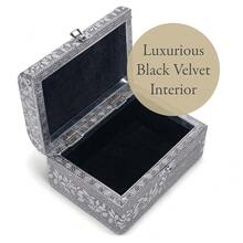 Cottage Garden Strength Silver Tone Metal Stamped Round Top Trunk Keepsake Box,StrengthStrength - Sức mạnhSức mạnh - Xem 4
