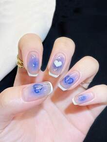 24 قطعة أظافر صناعية بتصميم حافة فرنسية بيضاء مع رسومات قلوب زرقاء وبيضاء، طقم يشمل 1 ملف أظافر و 1 ملصق غراء أظافر، هدية للفتيات والأمهات والنساء، طقم تبييض وزخرفة الأظافر مع أظافر صناعية قابلة للفصل للاستخدام في المناسبات والحفلات والخروجات اليومية - أزرق فاتح اللون - مشاهدة 7