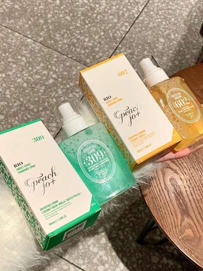 1瓶100毫升香氛喷雾，持久留香，蕴含天然清新魅力精华，香味持久。适用于各种场合。可去除异味，提升香气。是度假旅行的必备佳品。作为一款高品质产品，也是馈赠亲友的绝佳选择。