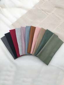 1条极简针织发带，运动风头巾，粉色、黑色、白色等多种颜色可选，男女通用，四季皆宜，可作发带、头巾、吸汗带使用，是学校、大学及其他场合的理想之选，也是秋冬季女士度假装扮的必备配饰，柔软优雅，是女士发带和发饰的完美搭配。 - 藕粉色 - 查看 7