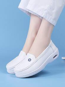 Damskie płaskie buty wsuwane, buty pielęgniarskie, białe trampki w stylu szkolnym, buty robocze w jednolitym kolorze, miękkie, antypoślizgowe, wytrzymałe, minimalistyczne mokasyny, superlekkie, codzienne buty sportowe - Niebieski - Zobacz 4