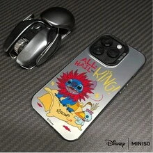 Miniso Disney Stitch Phone Case ALL HAIL The KING Slogan With Lion King Parody Design Playful & Whimsical Disney Accessory Suitable For IPhone 17/17 Pro/17 Pro Max/17 Air/16/15/14/13/12/11/X Series Iphone 17 Pro Max Case Iphone 17 Pro Case Iphone 17 Case Stocking Stuffers The Girlfriend The Chosen Early Fall Fashion - 粉色 - 查看 8