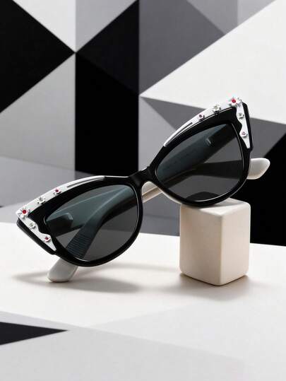 新款撞色猫眼蝴蝶花朵装饰眼镜，时尚女款，适合拍照、T台走秀、办公、街拍等场合。