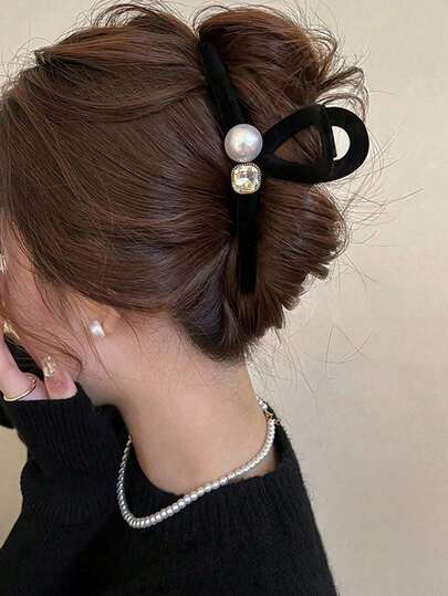 1个女士黑色植绒双面心形字母交叉发夹，时尚简约设计，适合日常佩戴，时尚发饰，优雅发爪，女士发夹，休闲发卡，优雅发夹