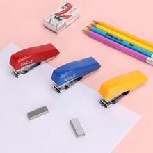 Eagle 迷你桌面订书机，内置自动取钉器 - 含1000枚10号订书钉，可装订8张纸，小巧便携，适合家庭办公室使用，红/黄/蓝三色可选 - 套裝 - 查看 9