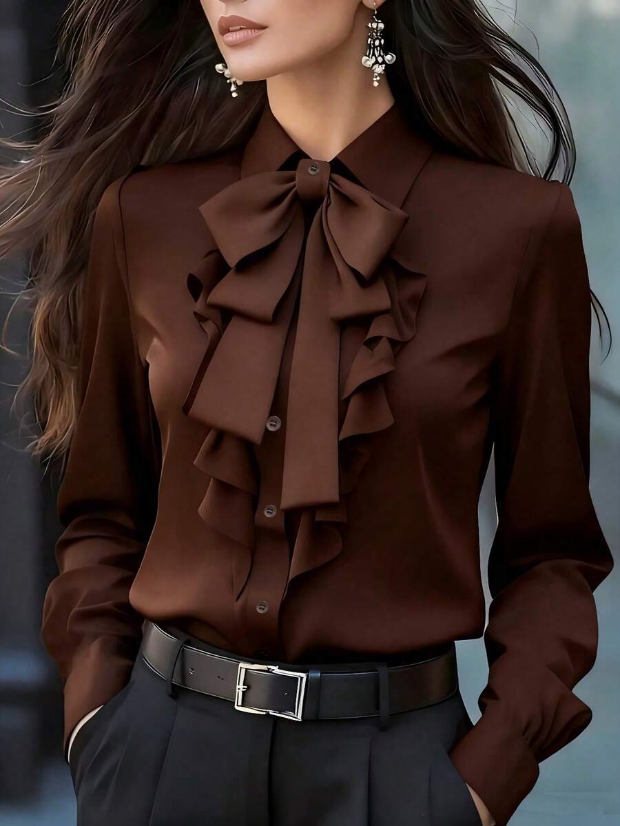 Blusa elegante da donna a maniche lunghe, con colletto marrone annodato, dettagli con volant e fiocco, vestibilità regular, adatta per l'ufficio, primavera e autunno - Castano - Visualizzare 1