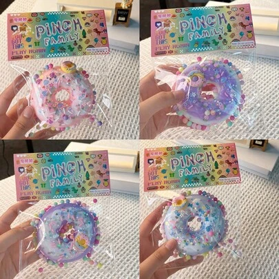 1个随机超柔软甜甜圈蛋糕造型捏捏乐减压玩具，精致甜点仿真造型，缓解焦虑，可爱柔软，可作办公桌、家居和手机休闲装饰