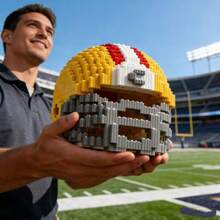 2,230pcs Yellow Rugby Cap Building Blocks Toy, Loose Bricks, Suitable For Ages 14+, Office Party, Birthday, Valentine's Day, Christmas, Graduation, Halloween, Teacher's Day, Easter Gift - Model - View 6