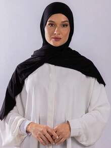 1件装速戴针织头巾，采用柔软透气、不易起球的面料制成。系带式头巾。适合穆斯林全年日常佩戴。 - 黑色 - 查看 4