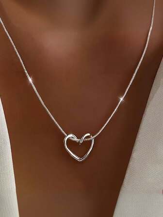 1 pieza Collar con colgante en forma de corazón plateado para mujer, cadena delicada, artesanía exquisita, collar duradero, collar personalizado, regalo para ella, accesorio del Día de San Valentín