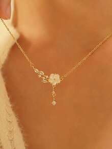 1件装清新山茶花项链，S925纯银，精致优雅，适合女士佩戴，生日、情人节、周年纪念日、圣诞节等场合的珠宝礼物